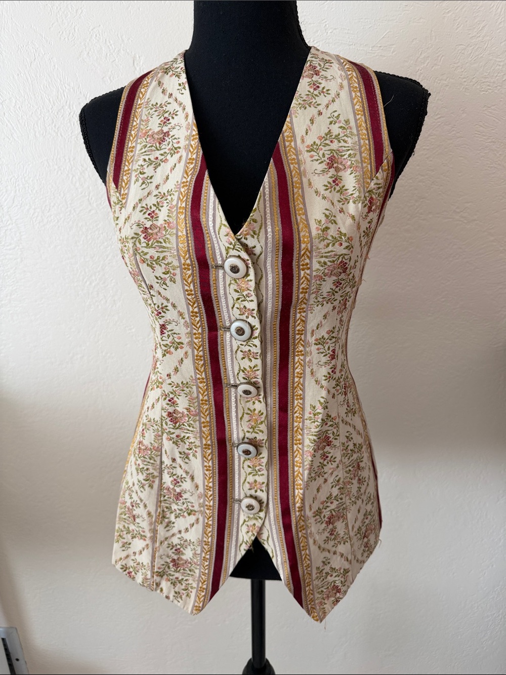 Vintage- Floral Stripe Button Front Vest - Cream & Burgundy size Small